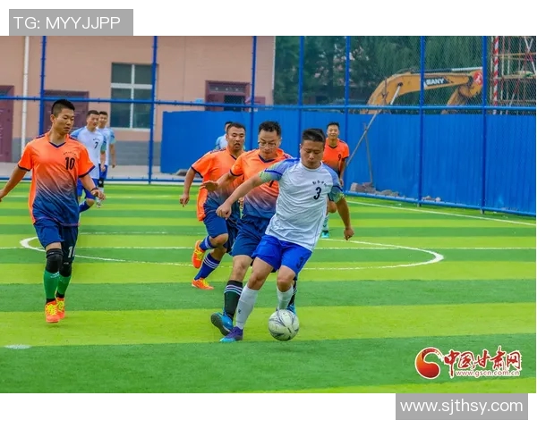 足球巨星的赛场荣耀与真实人品背后故事探秘