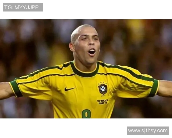 裁判目光定格瞬间见证球星绿茵场巅峰精彩表现