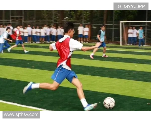 足球星时刻见证绿茵英雄拼搏荣耀燃烧青春梦想