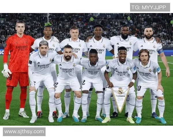 大罗退役足球明星表演赛震撼开赛 众多传奇球员共聚一堂展现风采